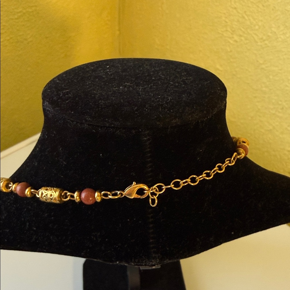 Elegant Gold and Brown Beaded Necklace - Picture 4 of 7